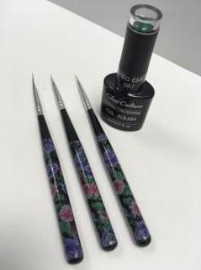 Flower nail brushes